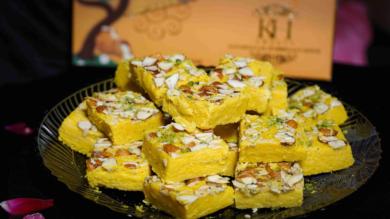 Lachedar Patisa (Amritsari Patisa)