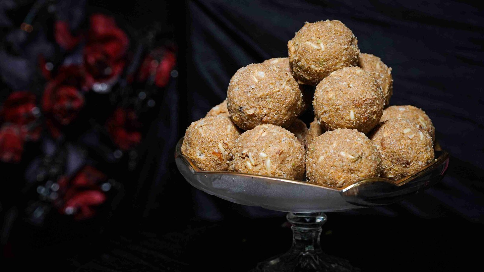 Homemade Aata Laddu