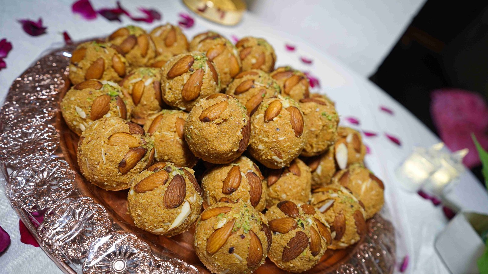 Kanahya Special Besan Laddu - Image 3