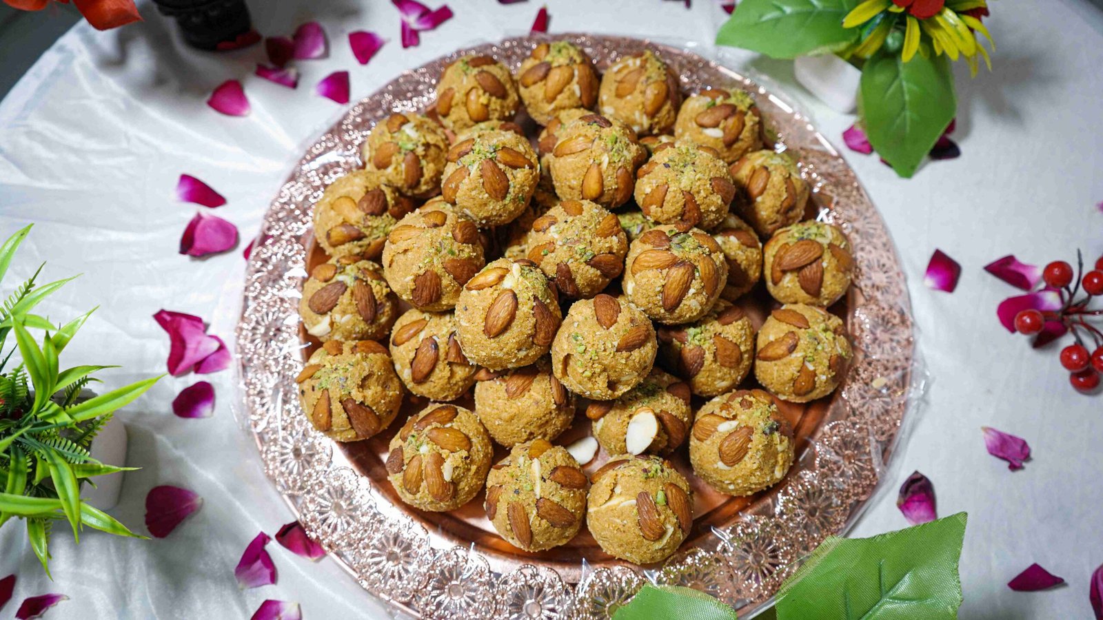 Kanahya Special Besan Laddu - Image 5